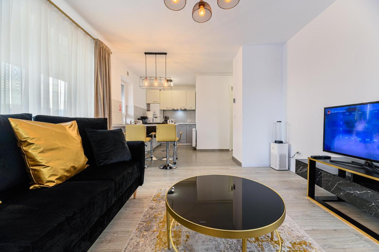 Bwa Glamour Brasov Bagian luar foto